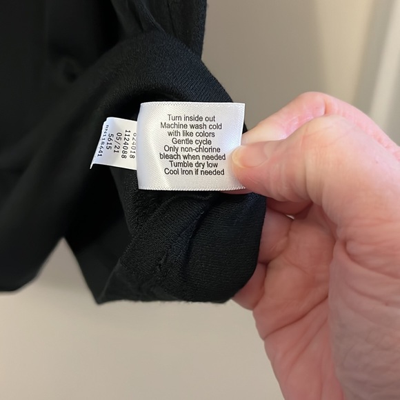 Lane Bryant pleated v-neck blouse size 22/24 - Picture 6 of 6